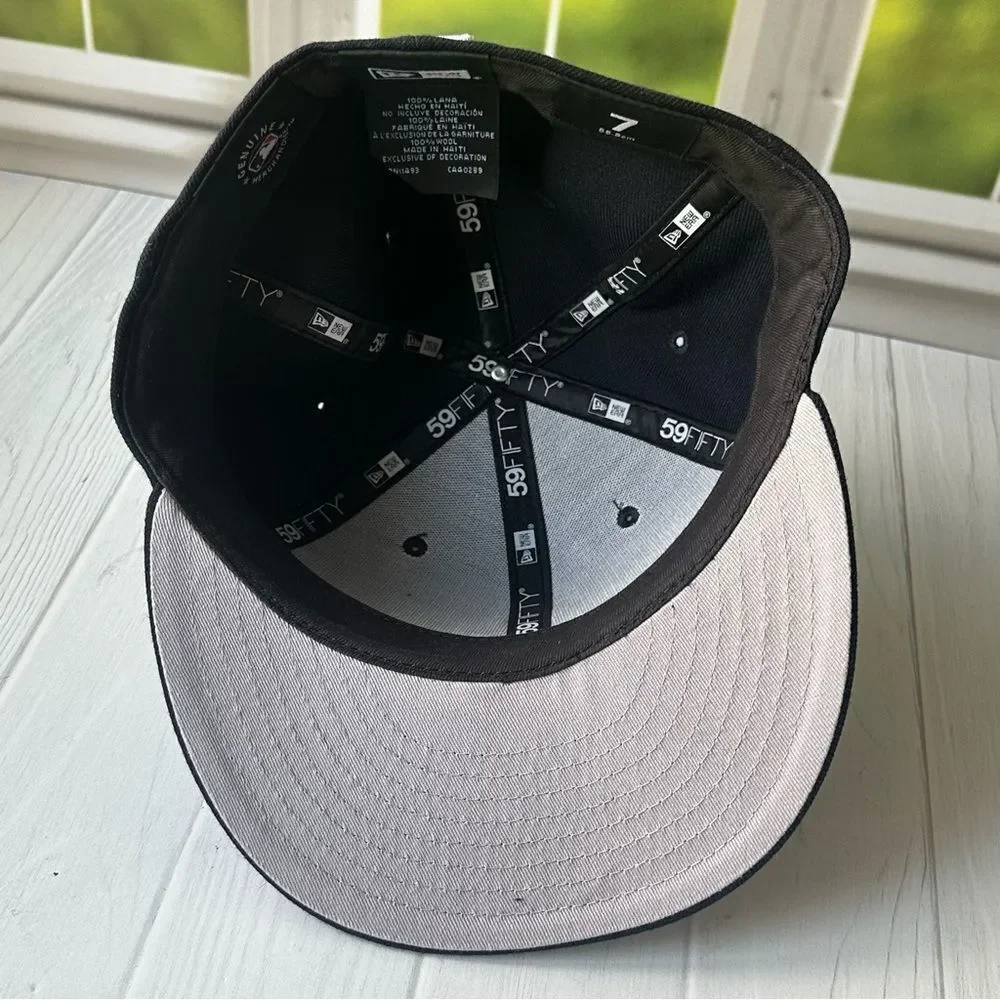 NY Yankees New Era 59FIFTY Fitted Black Cap Sz 7